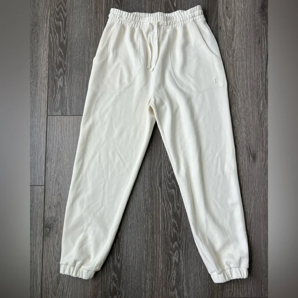 Sweaty Betty Cream Drawstring Jogger Pants - Picture 3 of 9